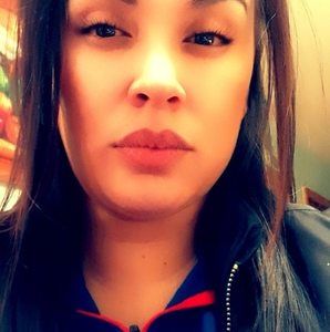 Meet your Posher, Carla